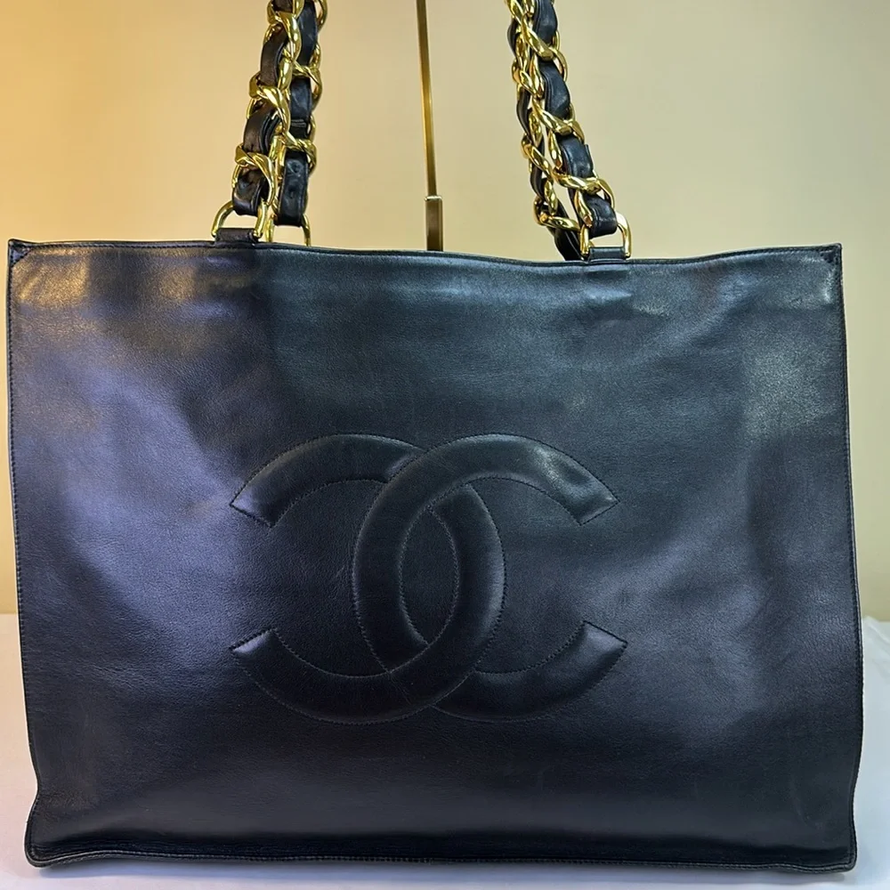 CHANEL CC XL Calfskin Tote With Chunky 24K Goldplated Chain #2 1991-94 COA - Picture 3 of 17